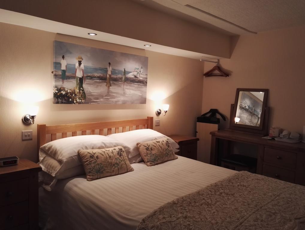 Crown Hotel Корвэн Экстерьер фото