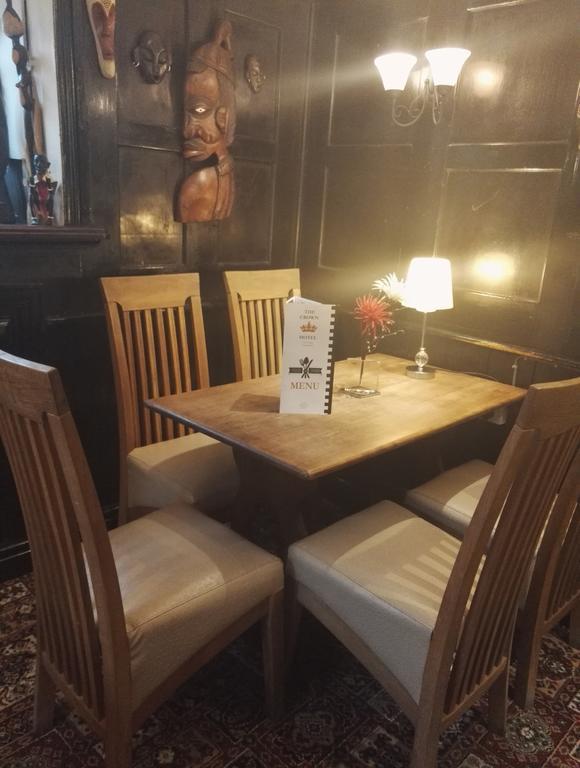 Crown Hotel Корвэн Экстерьер фото